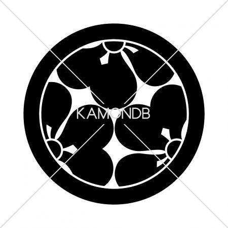 丸に三つ割追い片喰