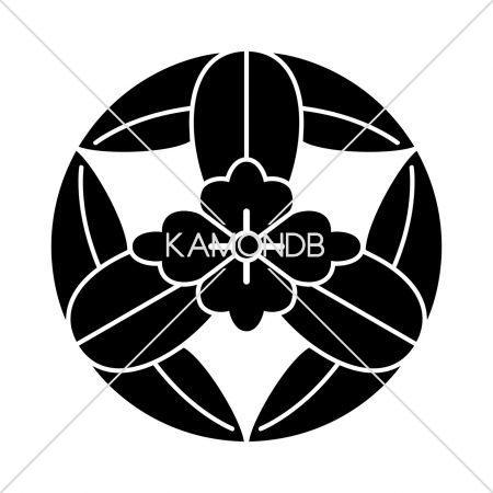 九枚笹敷に花菱