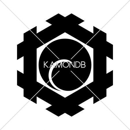 六角井筒に一つ巴